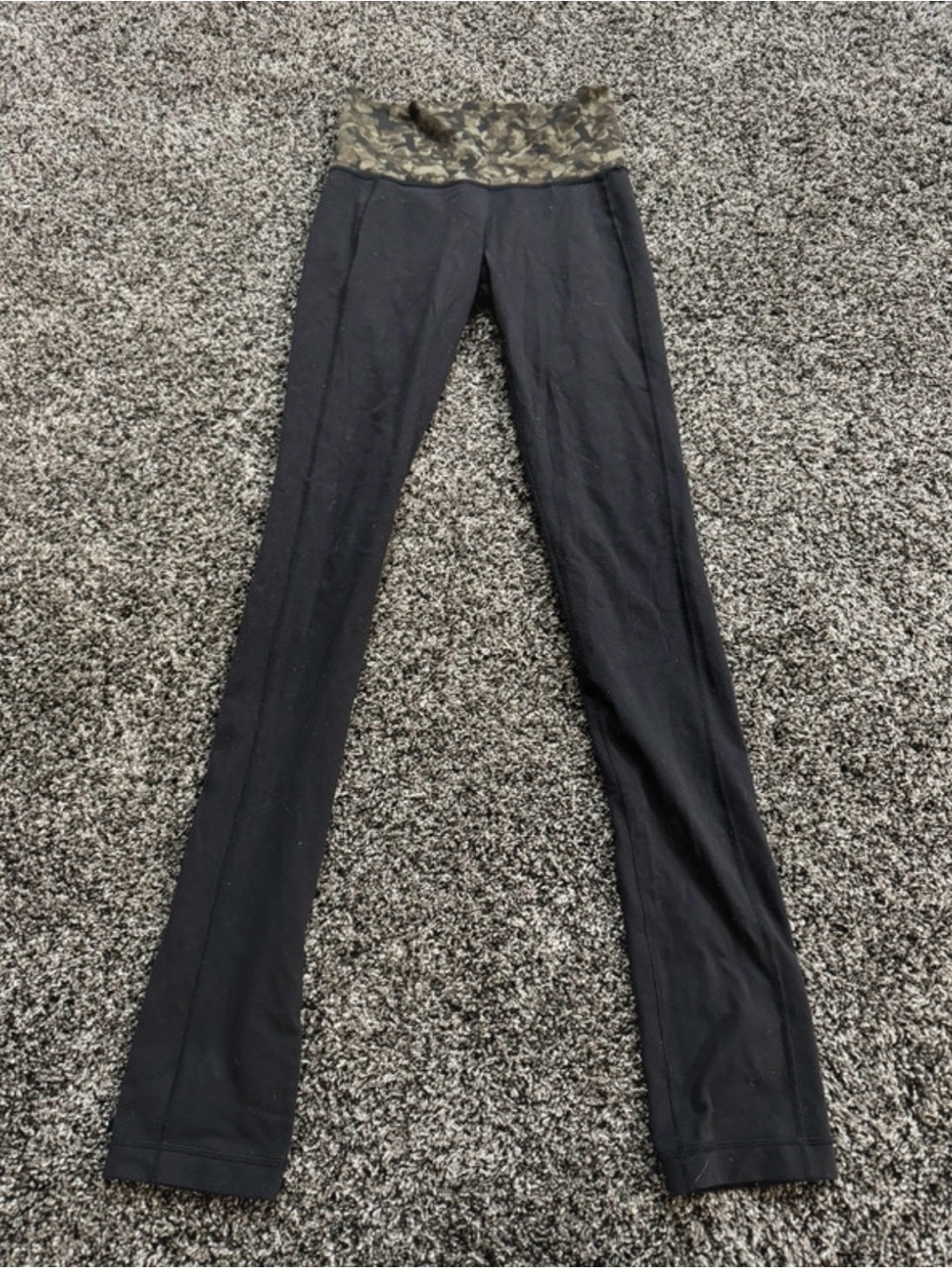 lululemon athletica Black Leggings with Olive Camo Waistband